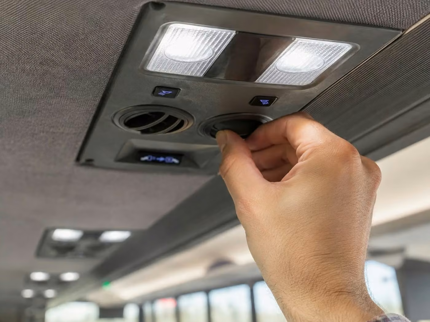 greenwood 15 passenger minibus air conditioning