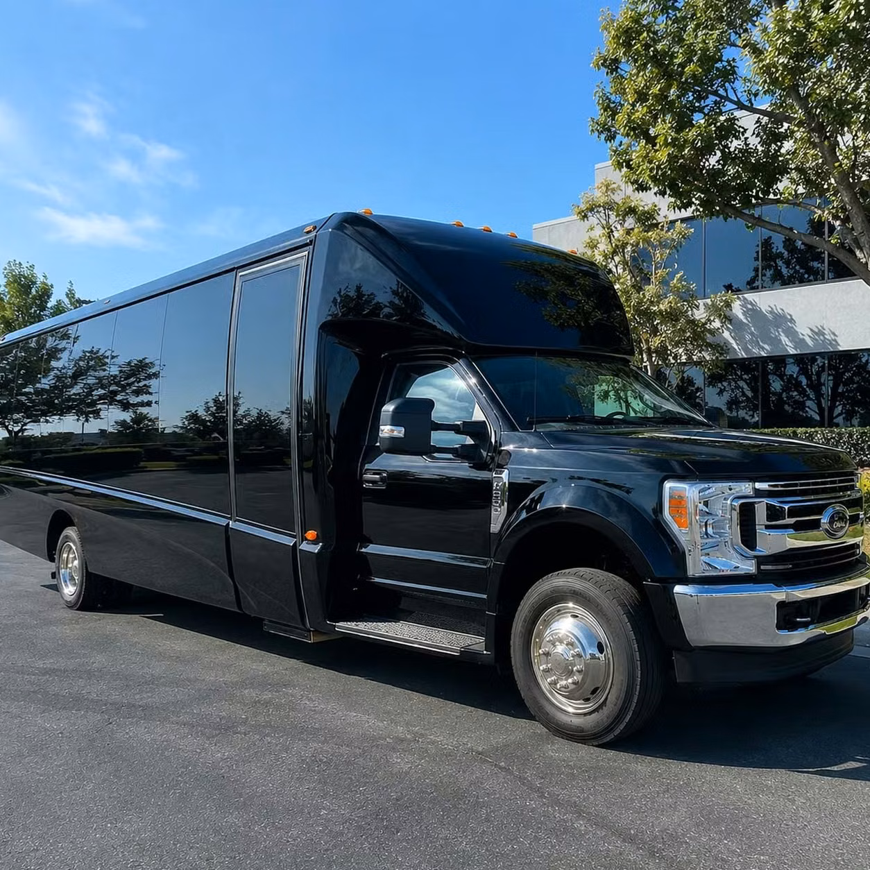 greenwood 15 to 50 passenger prom party buses and sprinter limos in greenwood