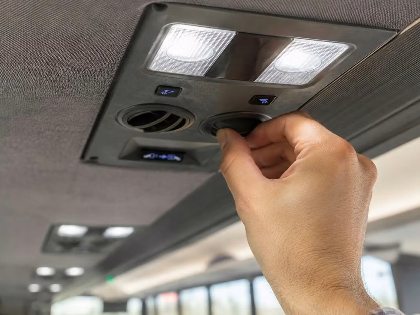 greenwood 18 passenger minibus climate control