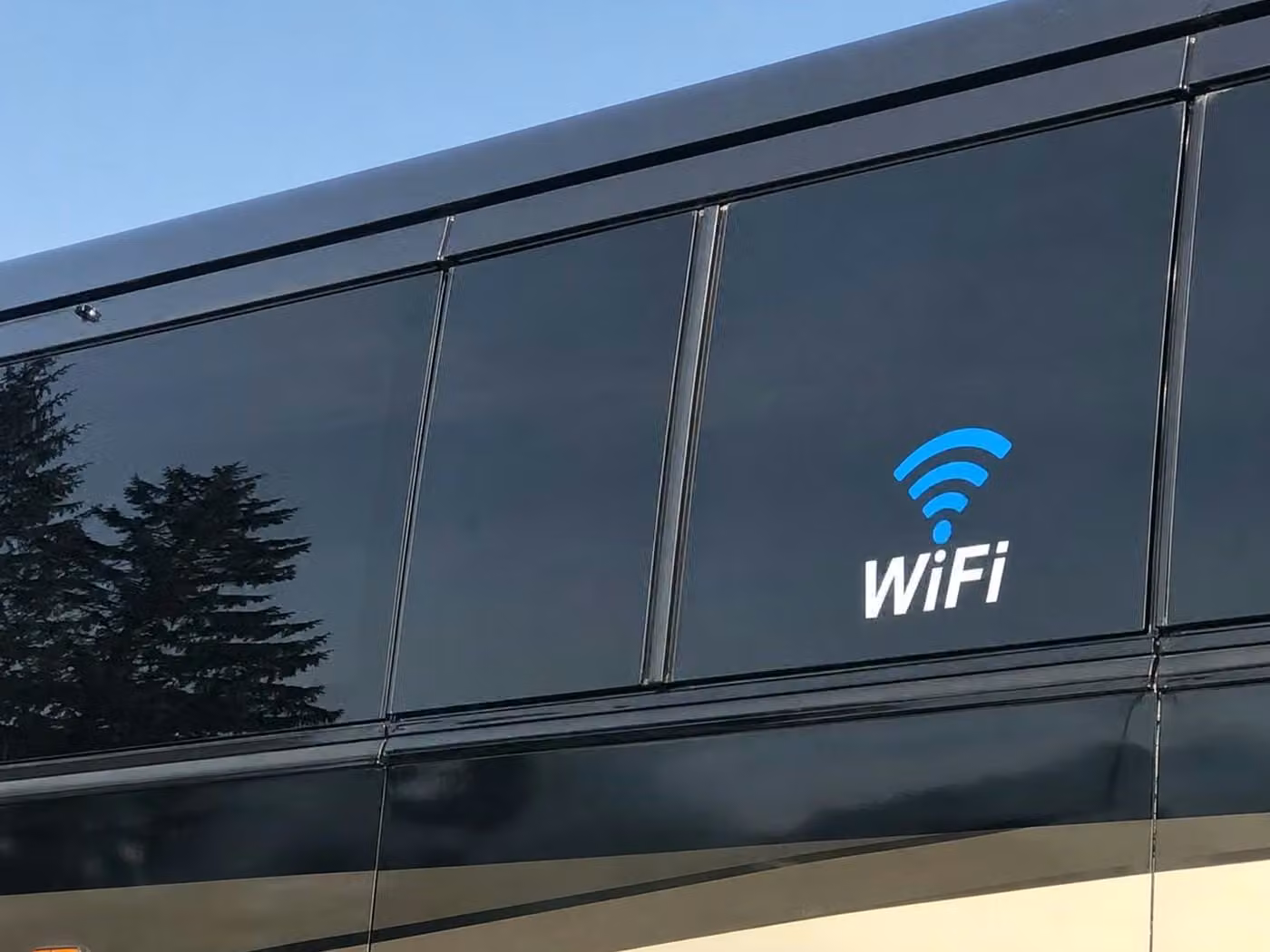 greenwood 18 passenger minibus wifi