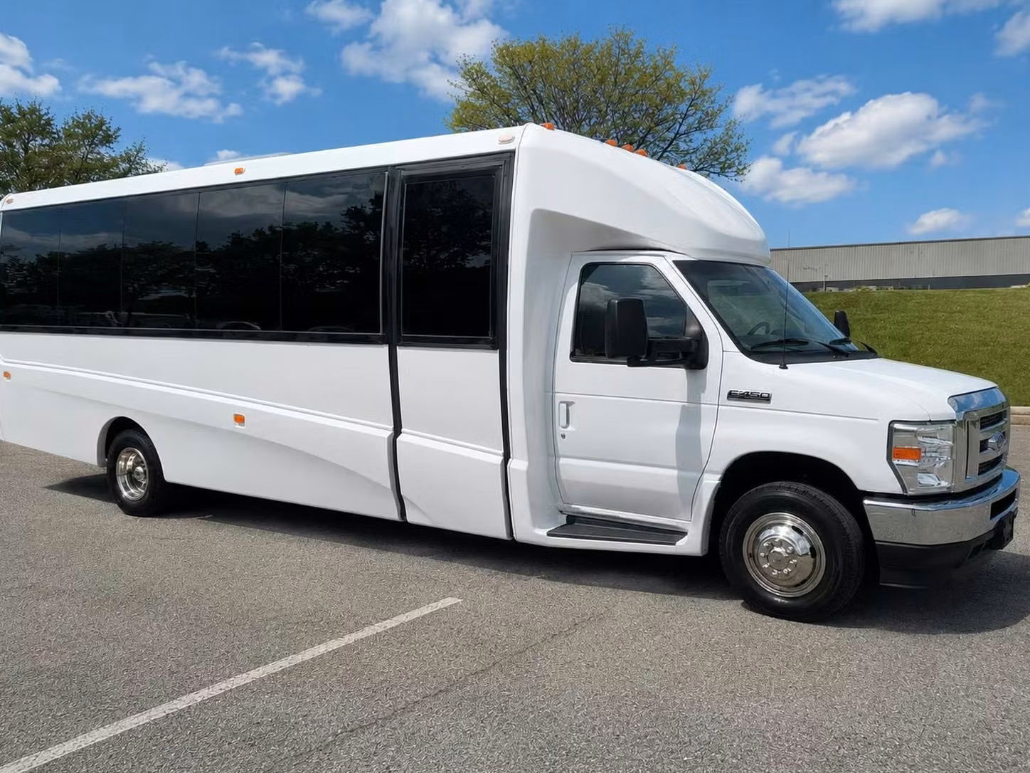 greenwood 20 passenger minibus rental