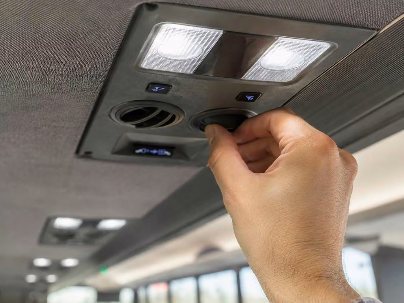 greenwood 28 passenger minibus air conditioning