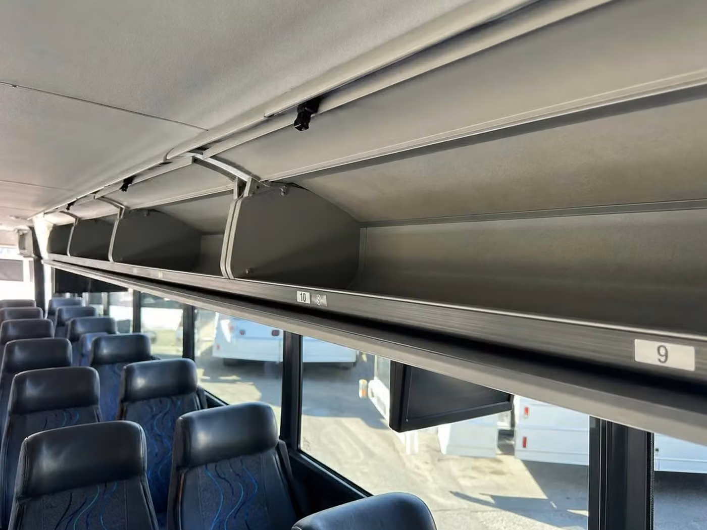 greenwood 28 passenger minibus overhead storage