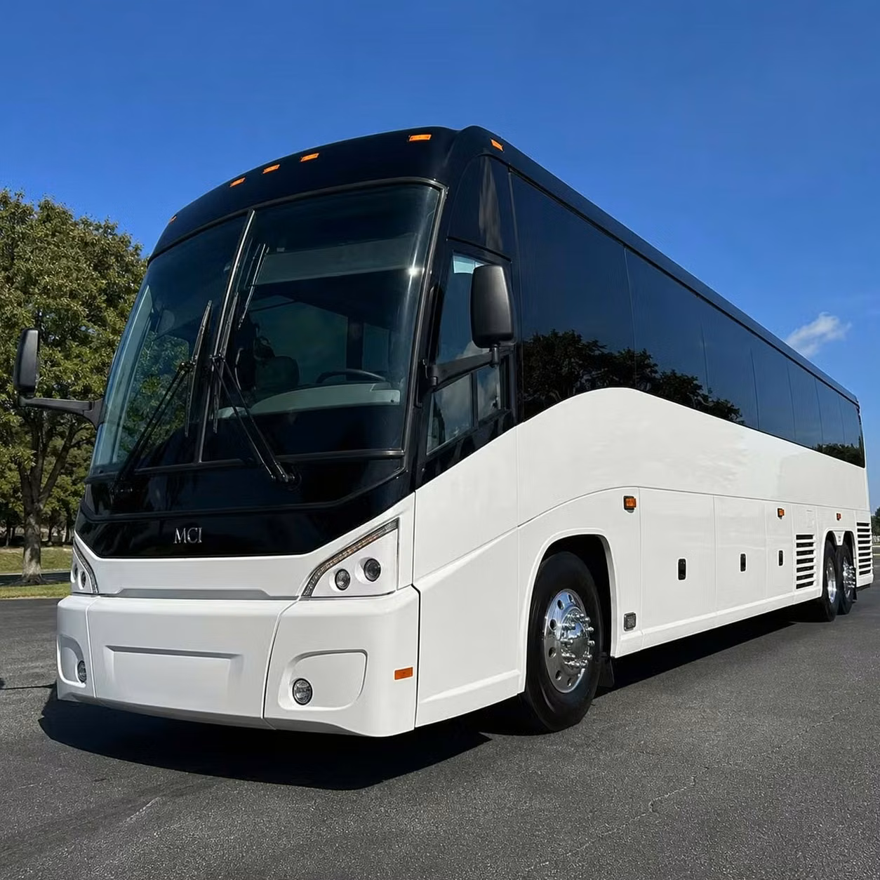greenwood private charter buses for touring bands